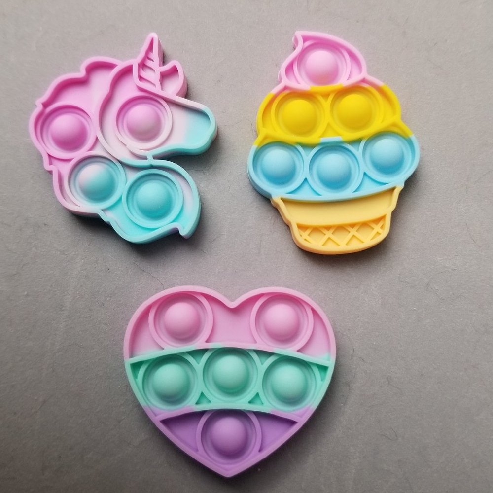 NEW - ZURU 5 Surprise Mini Brands - 3 Pop It Fidget Minis